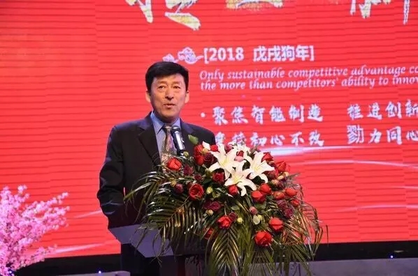 伯乐体育艾普喷涂机器人